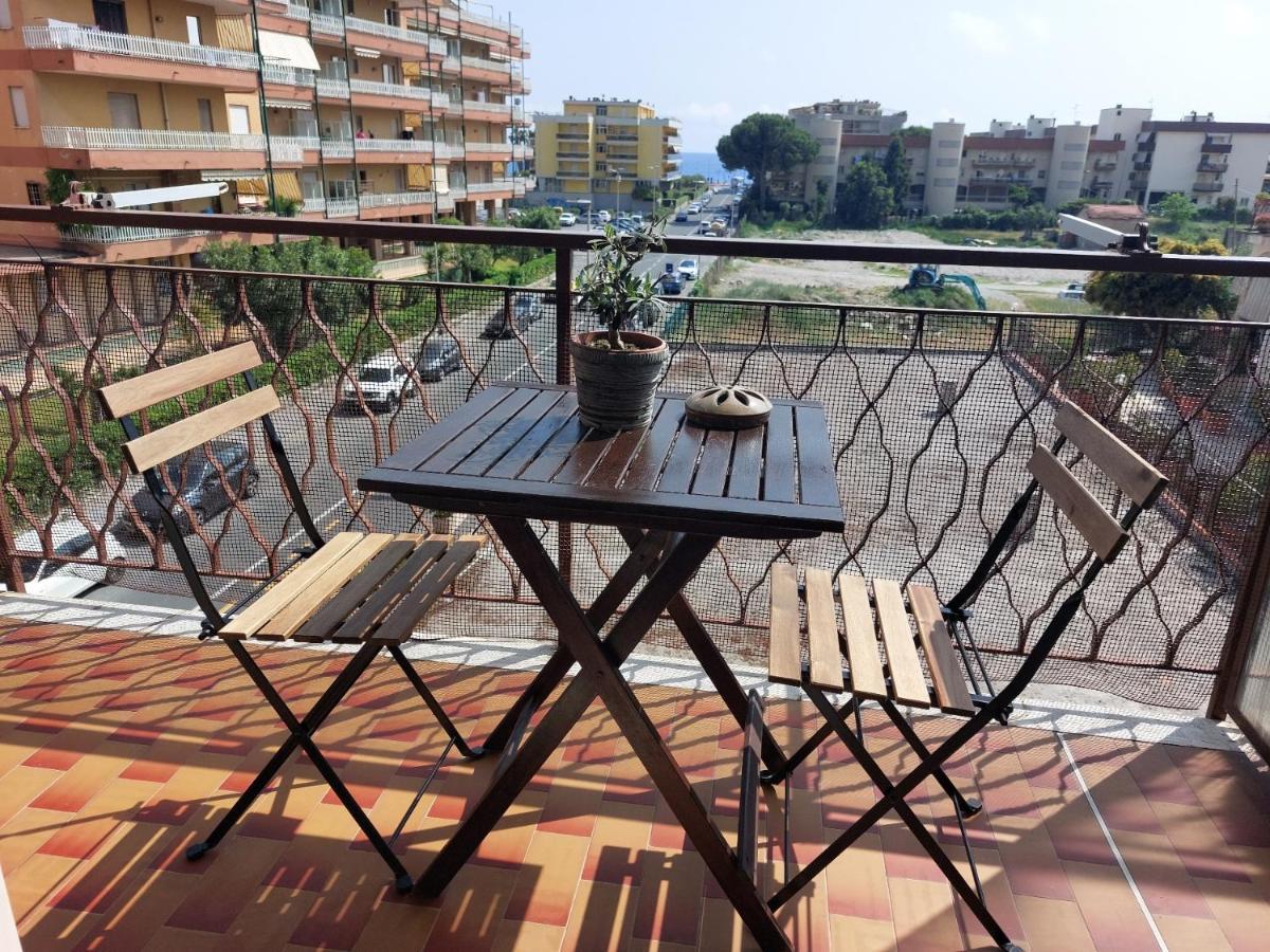 Apartament Casa Laura Ventimiglia Zewnętrze zdjęcie
